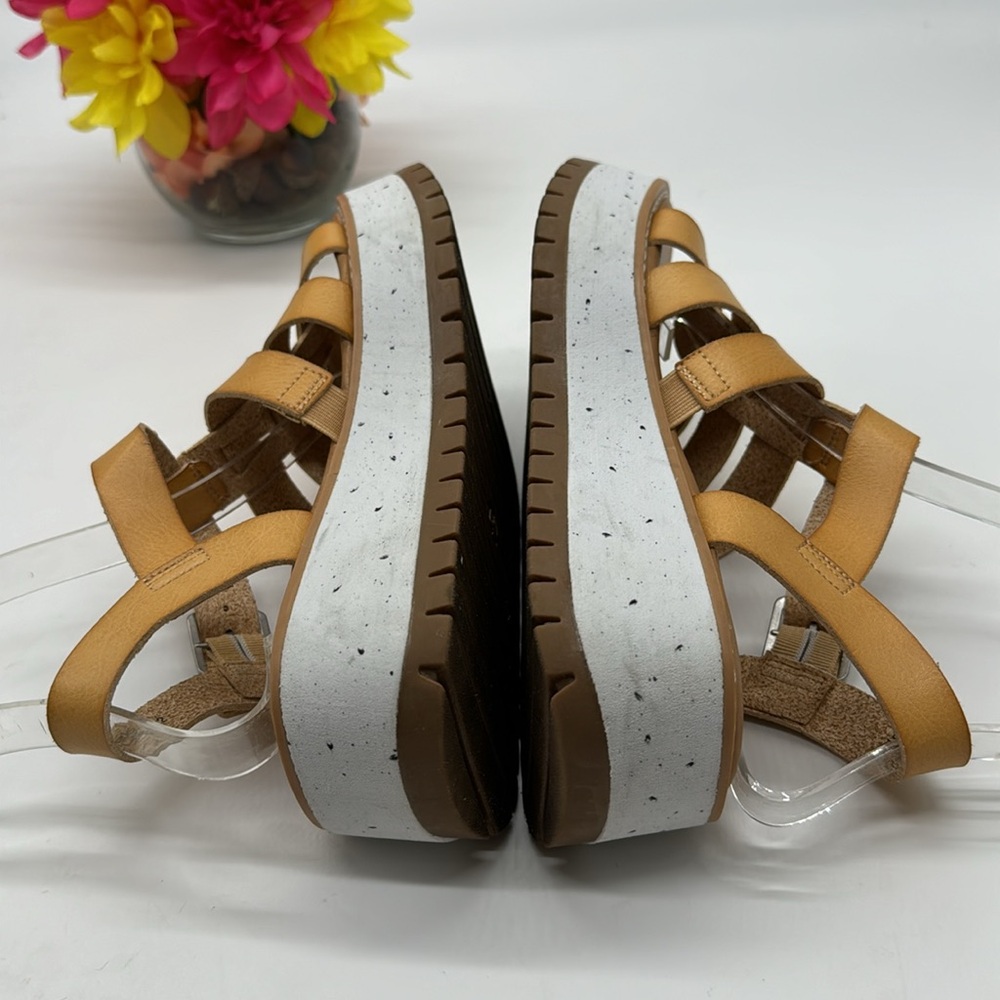 Universal Thread Tan Leather Platform Sandals Siz… - image 5